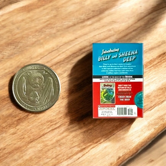 Mini Brands Book Goosebumps - Picture 2 of 2